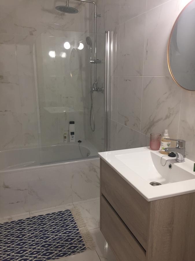 ../../../img/room-1/el-chorro-ensuite-room.jpg